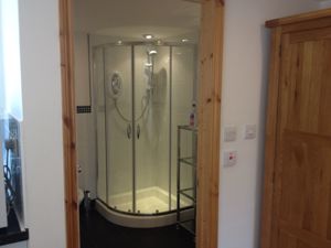 Shower room in annexe- click for photo gallery